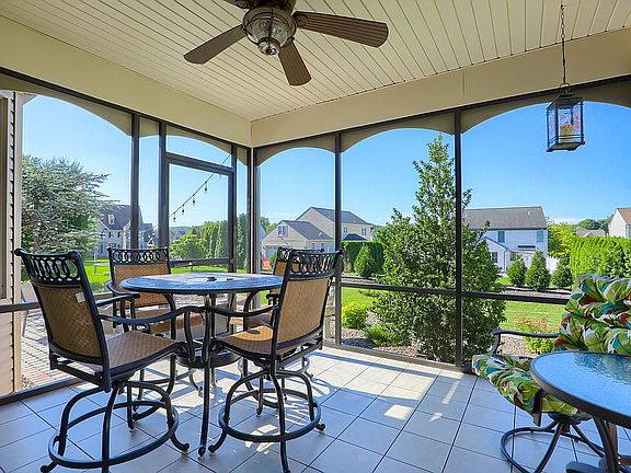 4th image of 105 Meadow Creek Dr