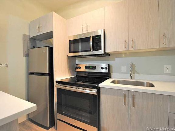 5th image of 1336 Pennsylvania Ave APT 5