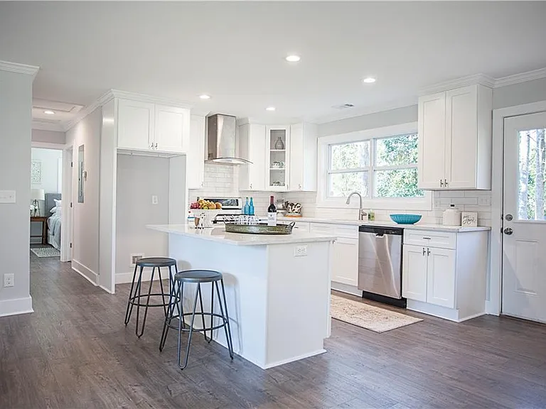 387 Michael Dr — Photo 10