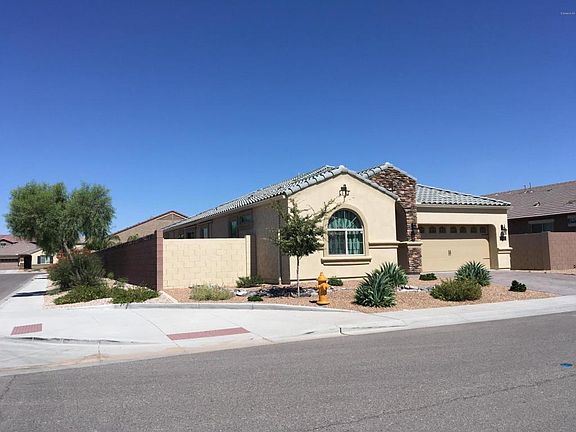 2nd image of 172 E Crescent Pl