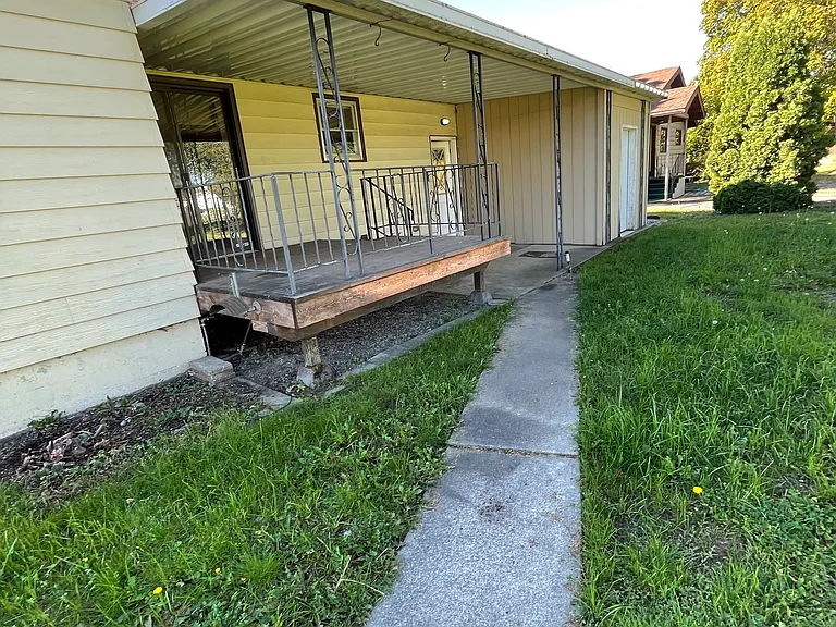 8921 E Broadway Ave — Photo 14