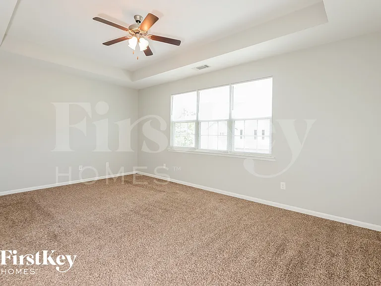 975 Treymont Way — Photo 11