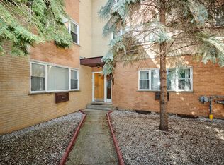 1714 W Touhy Ave #C2W, Chicago, IL 60626