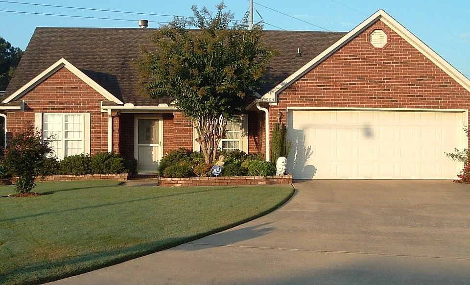 104 Newberry CV - Front