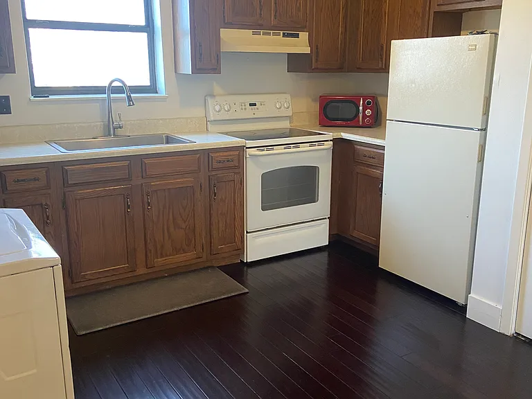 1406 S Circle Dr — Photo 6
