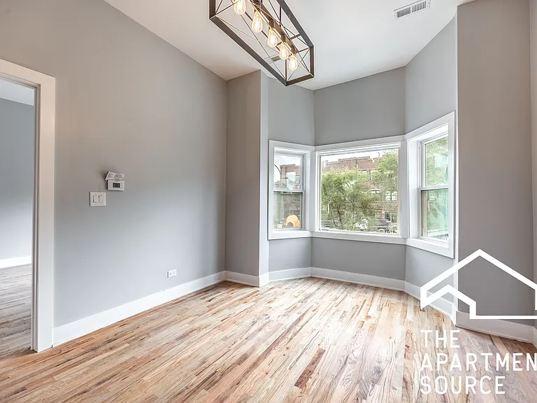 1742 N California Ave #2F — Photo 4
