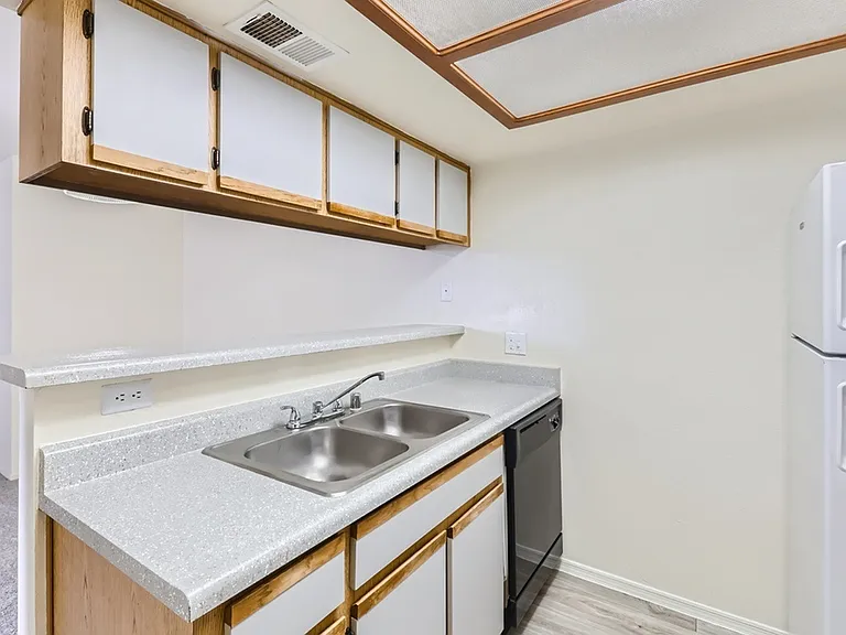 Rise Suncrest — Photo 29