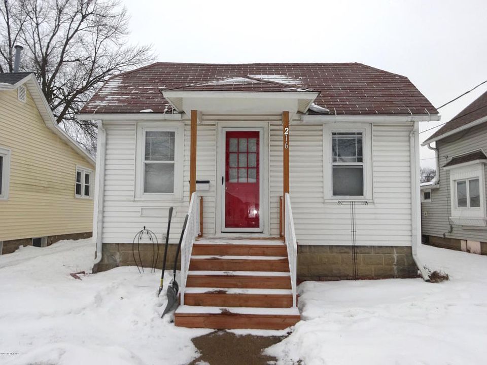 1st image of 216 S 1st Ave