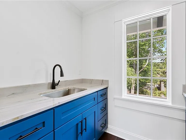 1296 Hilton Dr — Photo 30