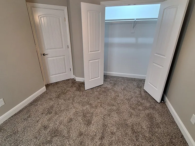 2111 S Connor Ave — Photo 14