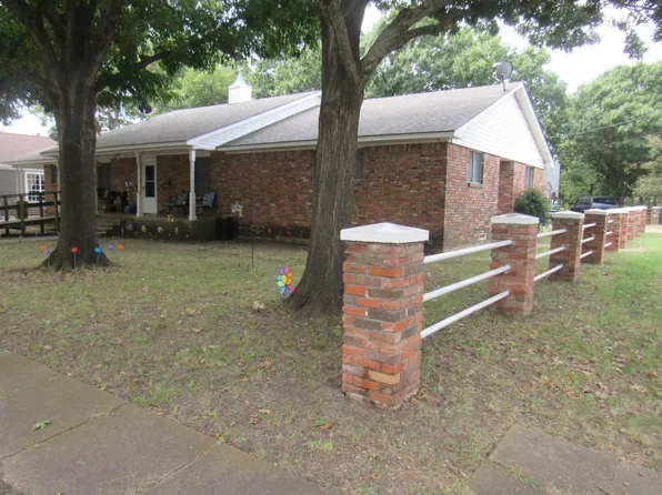 320 N Cleveland Ave, Sherman, TX 75090