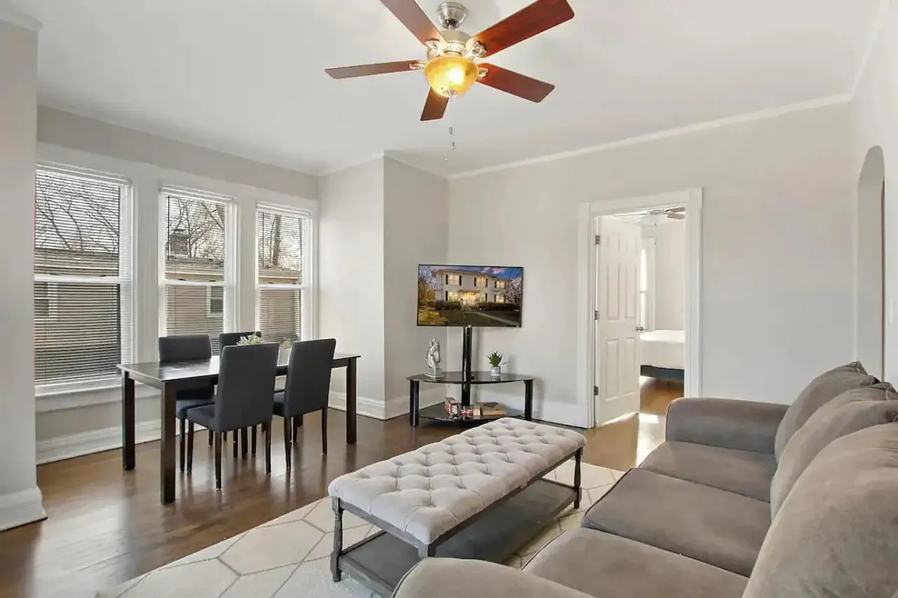 3 bed, 1200 sqft, $3,200 — Photo 1