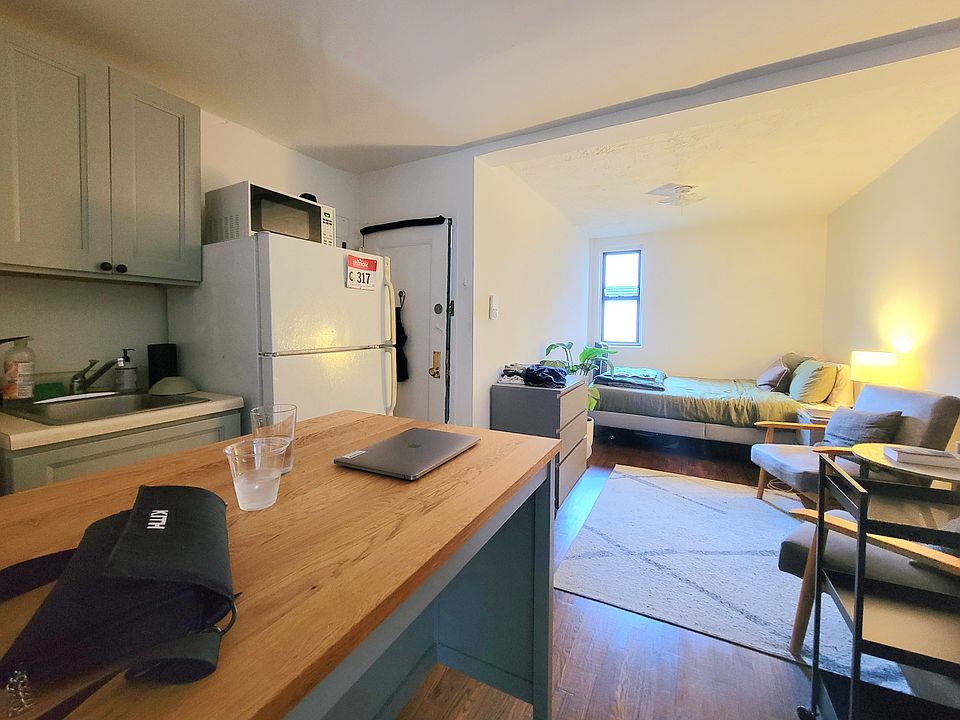 1st image of 225 E 5th St APT 4AR