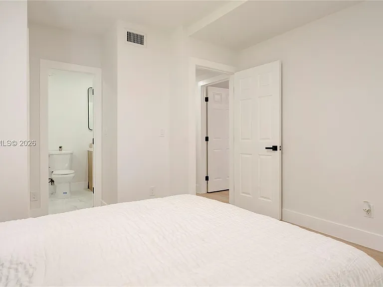 2736 NW 21st Ave — Photo 10