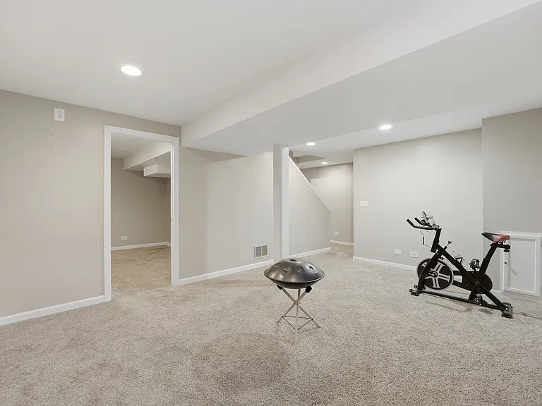 950 Donnelly Pl — Photo 33