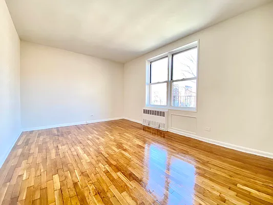 Rented by Queens Apartments Realty LLC | media 23