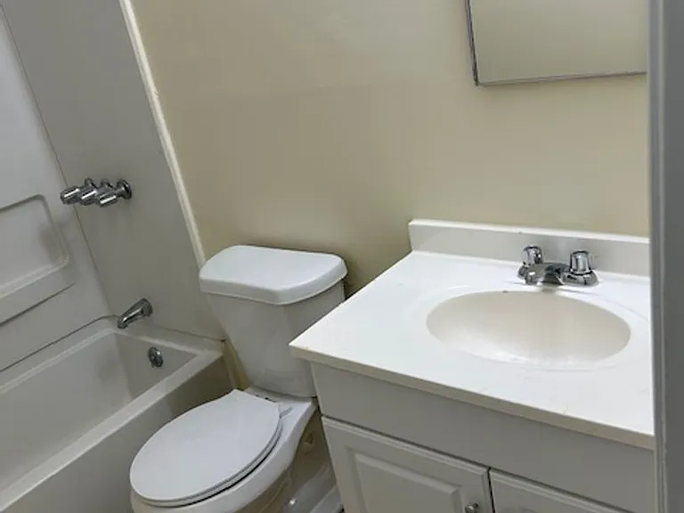Lamplighter Apartments — Photo 14