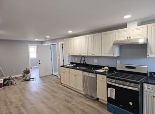 99 Chelsea St #3, Boston, MA 02128