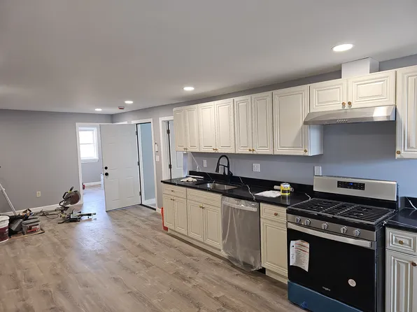 99 Chelsea St #3, Boston, MA 02128