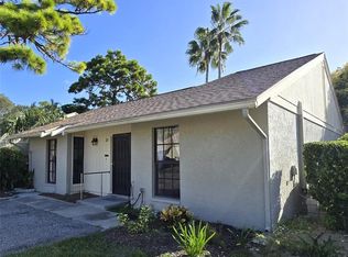 25 Windrush Bay Dr, Tarpon Springs, FL 34689