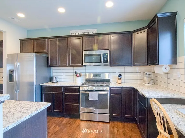 8211 49th St NE — Photo 2