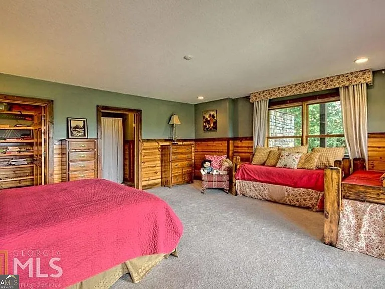 100 Corinth Ln — Photo 23