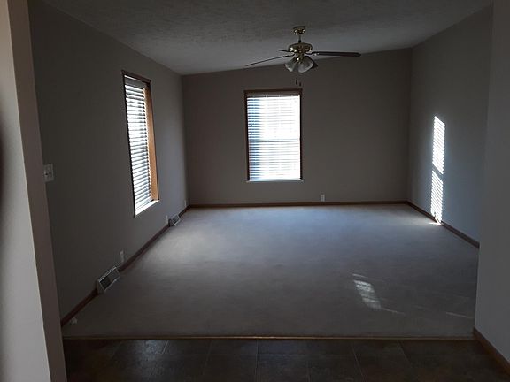 5th image of 2825 SE Greenfield Ct
