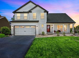 824 High Point Dr SW, Cedar Rapids, IA 52404