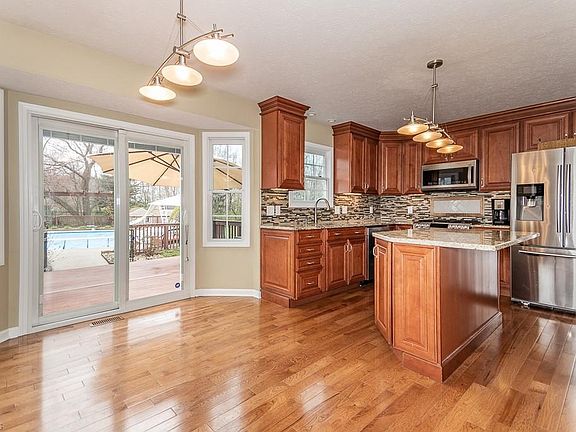 3rd image of 6800 Rockport Ln
