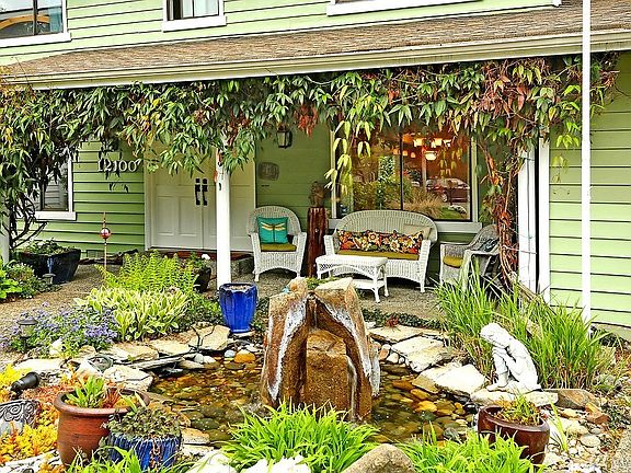 Enjoy Gorgeous Flower Gardens & Distinctive Water Features