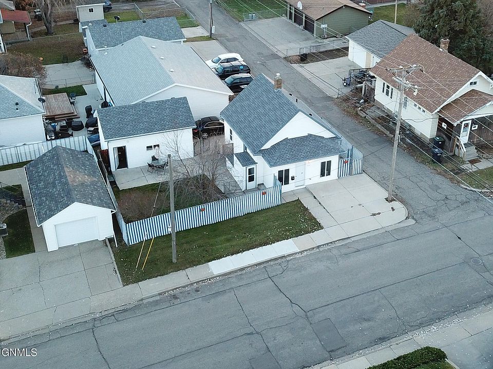 1st image of 705 6th St NW