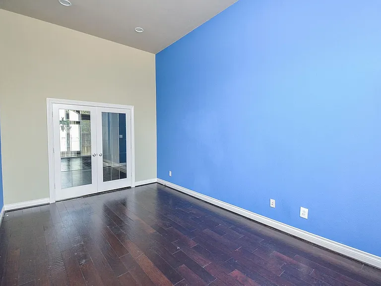 28803 Davenport Dr — Photo 9