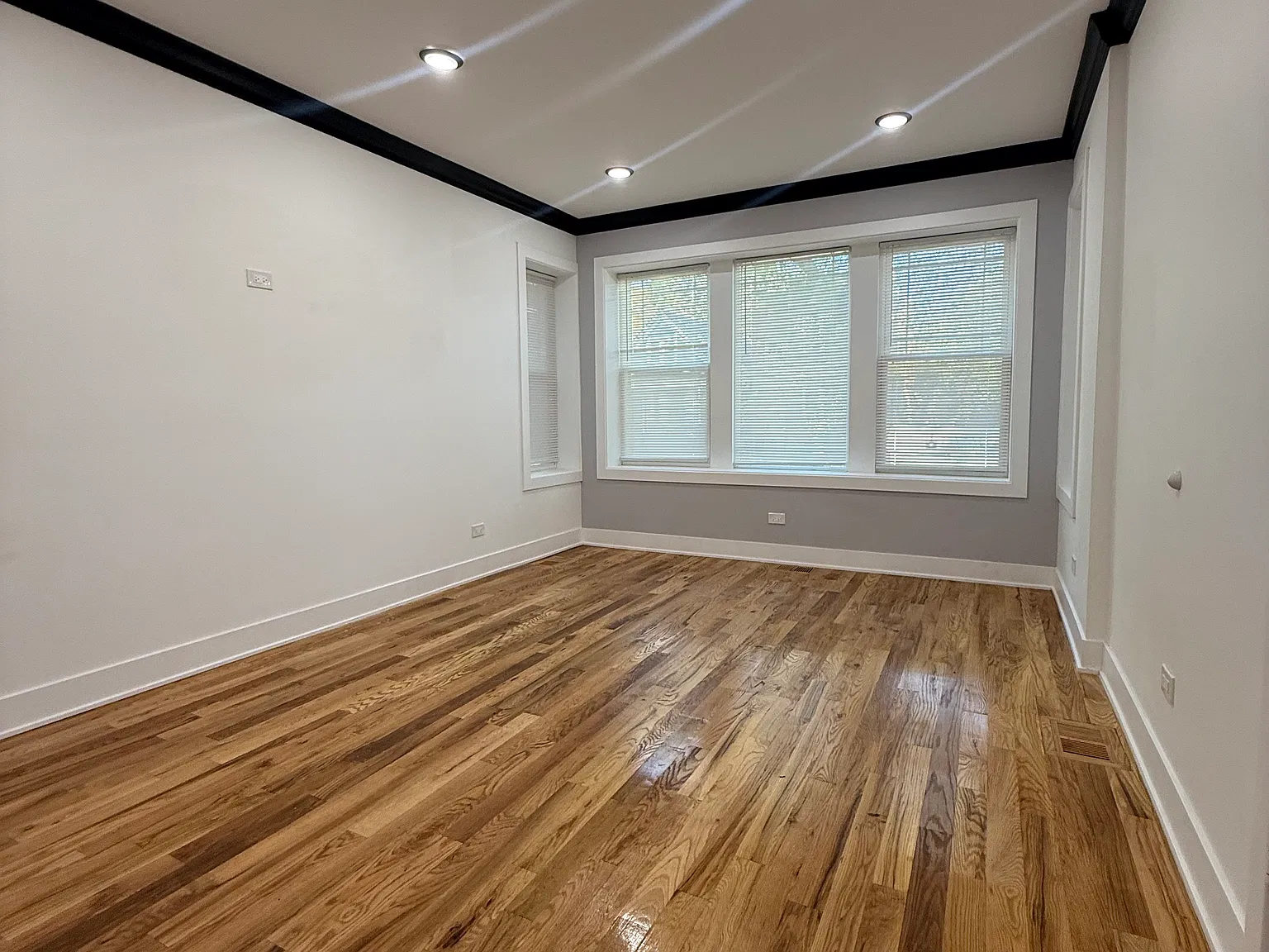 3 bed, $2,500 — Photo 4