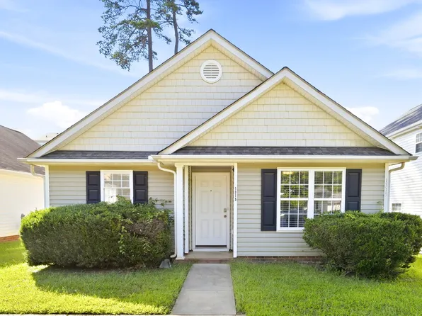 1315 Braveheart Ln, Charlotte, NC 28216