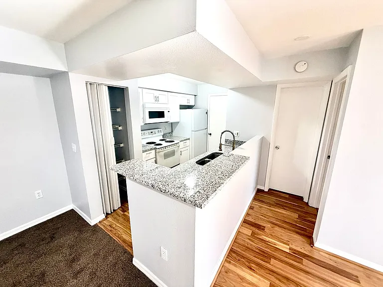 3004 Parkway Blvd #208 — Photo 17