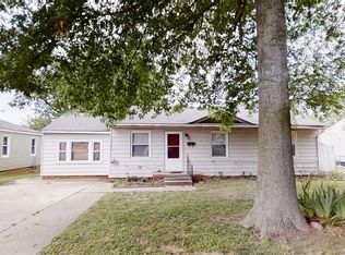 704 S Howerton Ave, Cushing, OK 74023