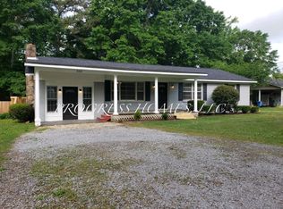 303 Hampton Rd NW, Hartselle, AL 35640