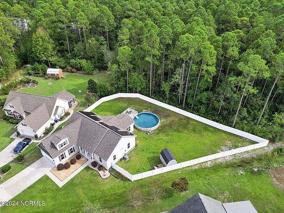 3rd image of 552 Stonehaven Court