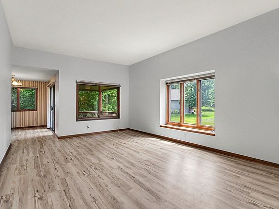 5th image of 217 Parkside Dr