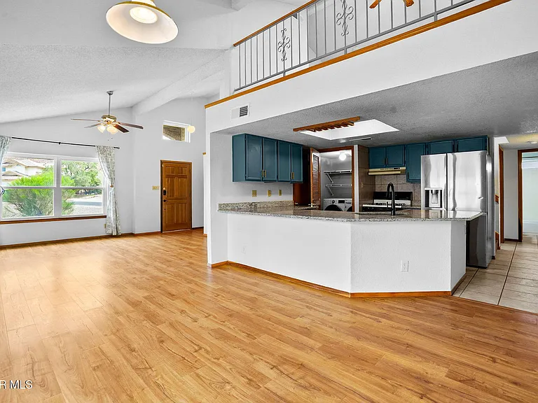 7609 Medano Dr — Photo 3