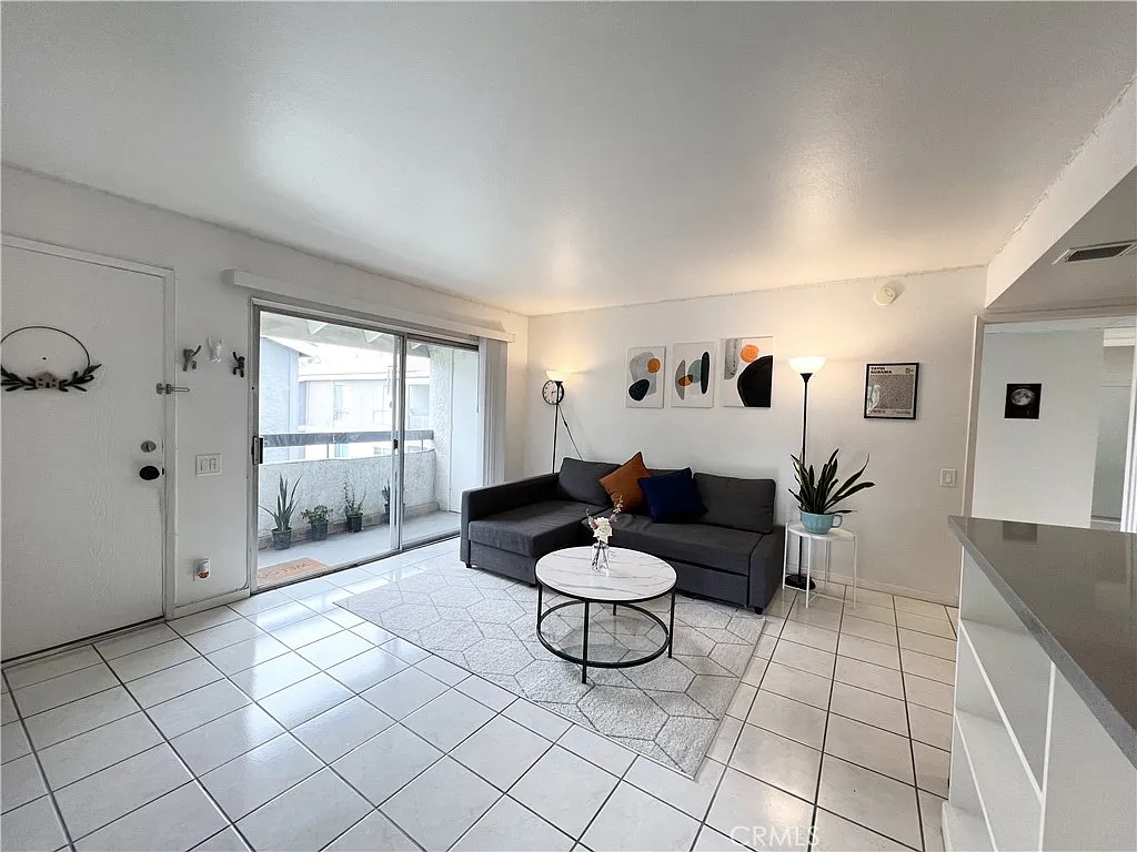 2 bed, 798 sqft, $2,550 — Photo 4
