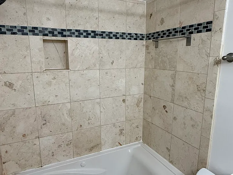 2911 Charing Cross Rd — Photo 16