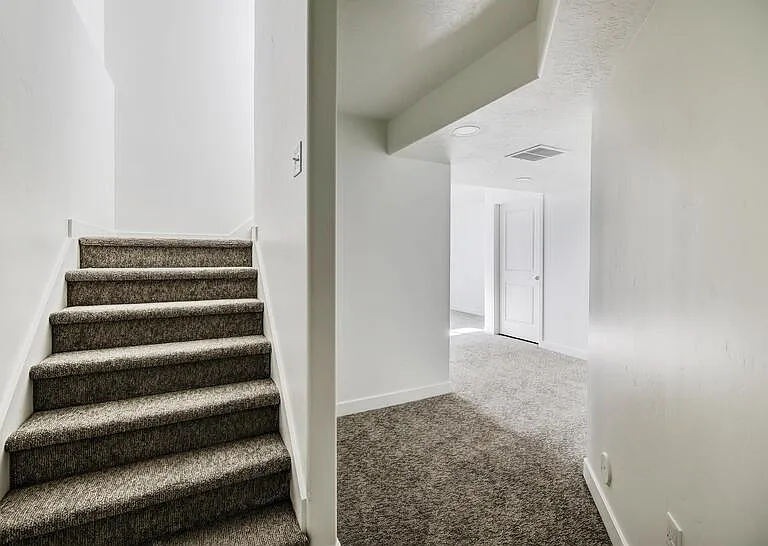 803 N Hilltop Dr — Photo 11