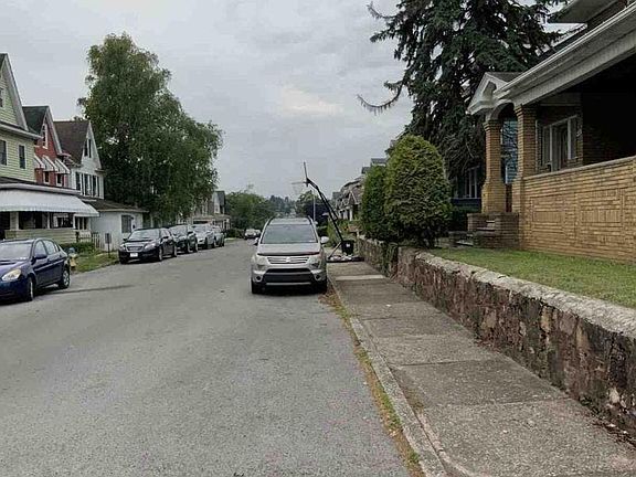 4th image of 605 Bell Ave