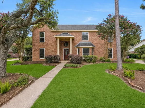 513 Meadow Bend Dr, Friendswood, TX 77546