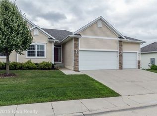 14318 Greenbelt Dr, Urbandale, IA 50323