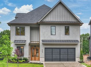 923 Laurel Creek Ln, Charlotte, NC 28211