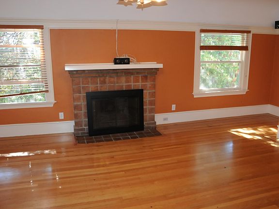 4th image of 2639 Regent St #2639