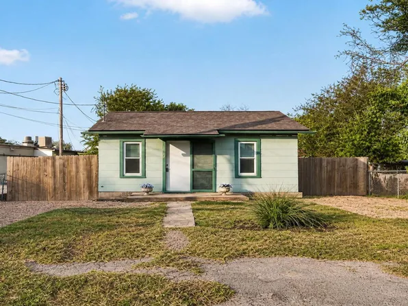 1112 Lorenzo St, Castroville, TX 78009