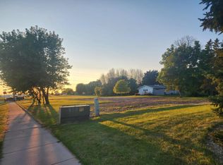 1711 S 35th St, Manitowoc, WI 54220